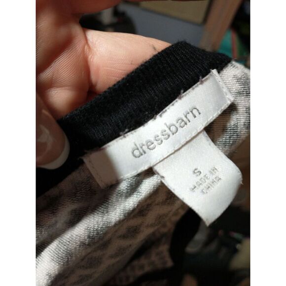 Dress barn soft flattering cardigan small - Picture 4 of 4